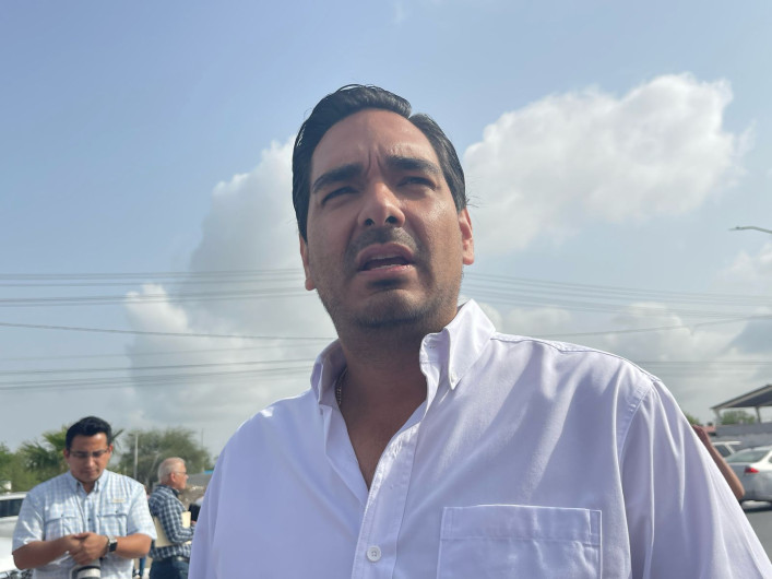 Carlos Peña solicita cambiar fraccionamientos privados a públicos para mejorar servicios