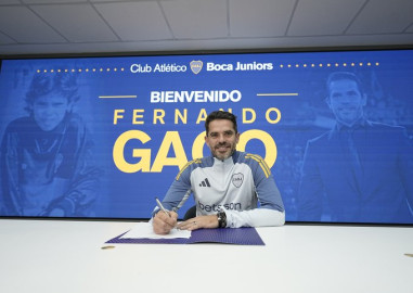 Fernando Gago es presentando como director técnico de Boca Juniors tras abandonar las Chivas 