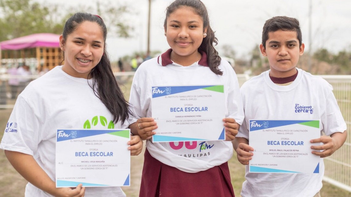 DIF lleva un Gobierno cerca de ti a familias