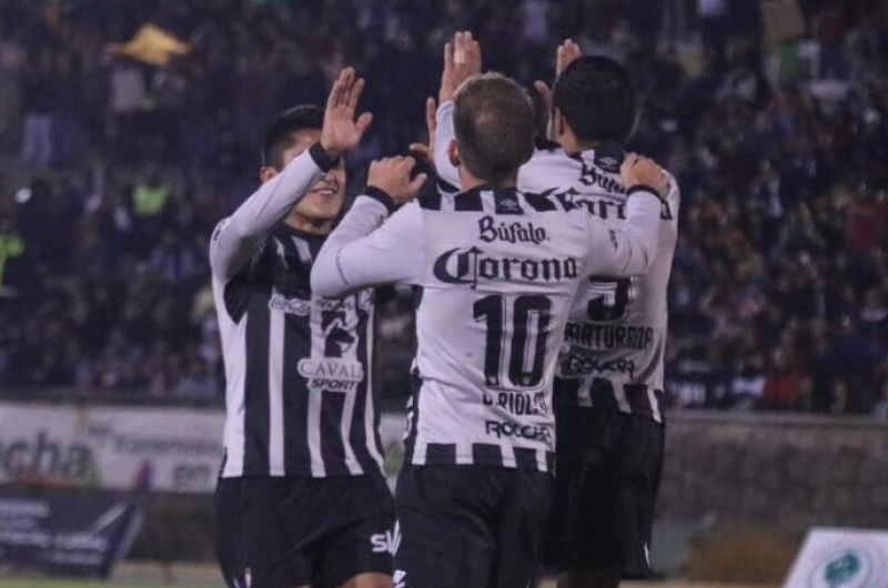 Los Rayos del Necaxa derrota a Potros UAEM