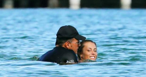 Captan a Luis Miguel muy 'cariñoso' 