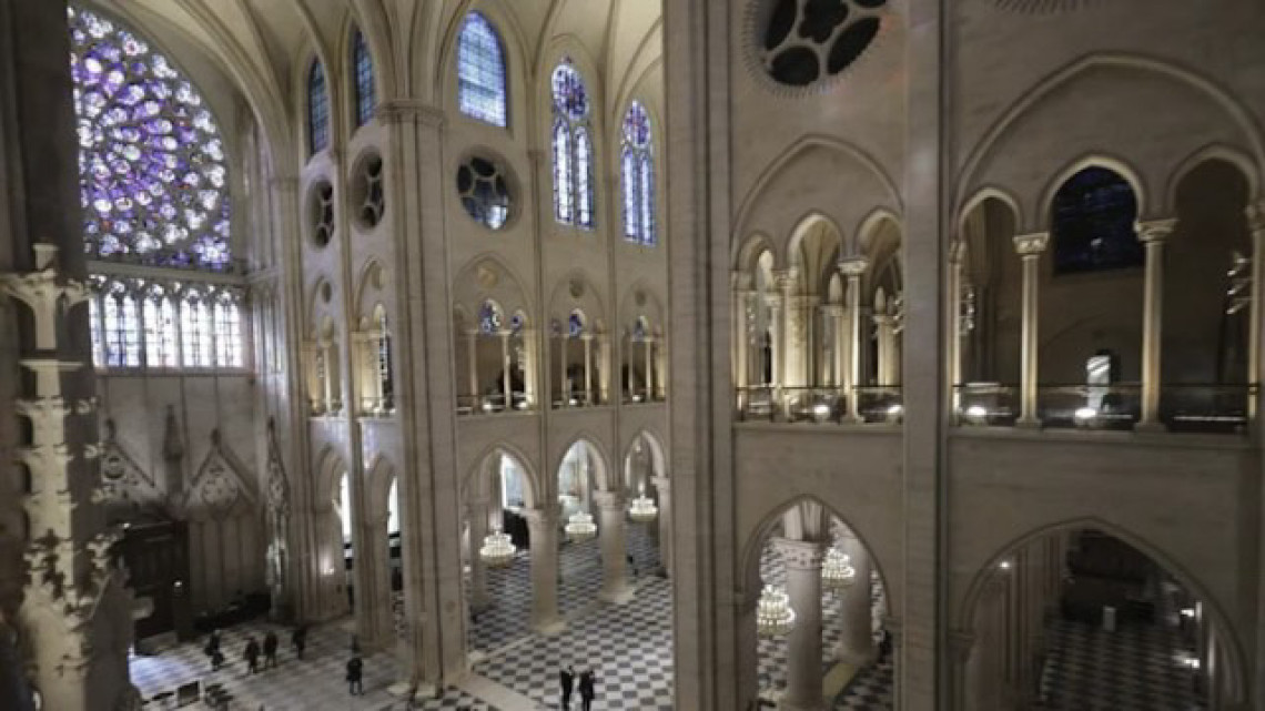 Revelan el interior renovado de la catedral de Notre Dame