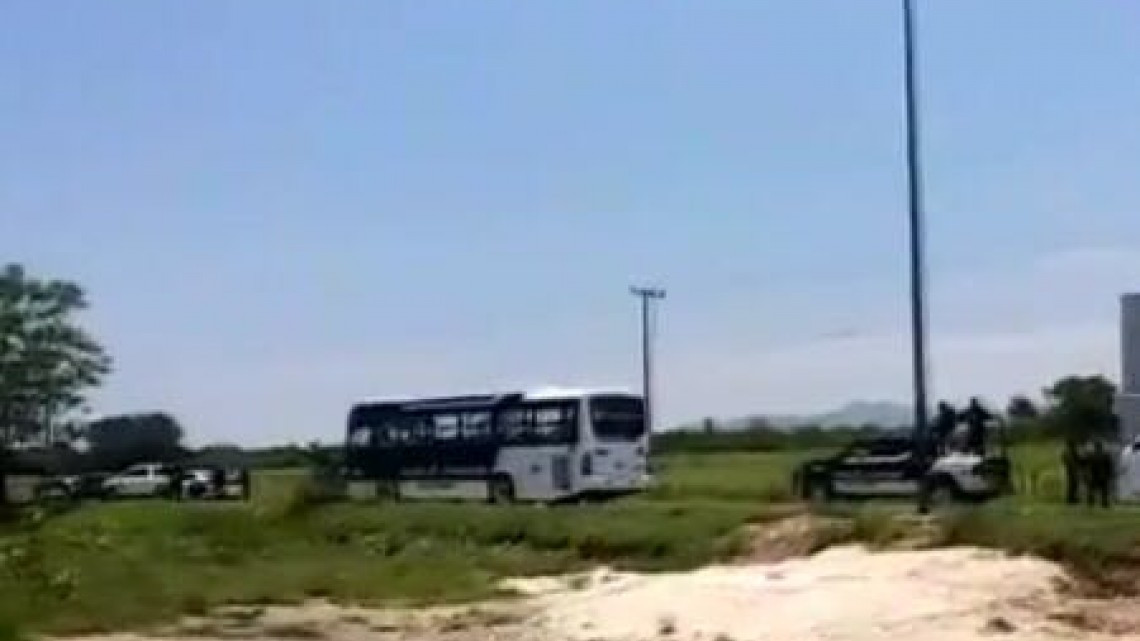 Llegan los primeros reos trasladados de Ciudad Victoria al penal de Altamira.