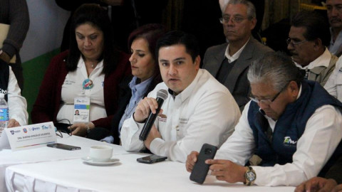 Participa alcaldesa en reunión con autoridades de salud