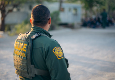 Detienen a hombre acusado de delito sexual contra menor en Puente de Progreso