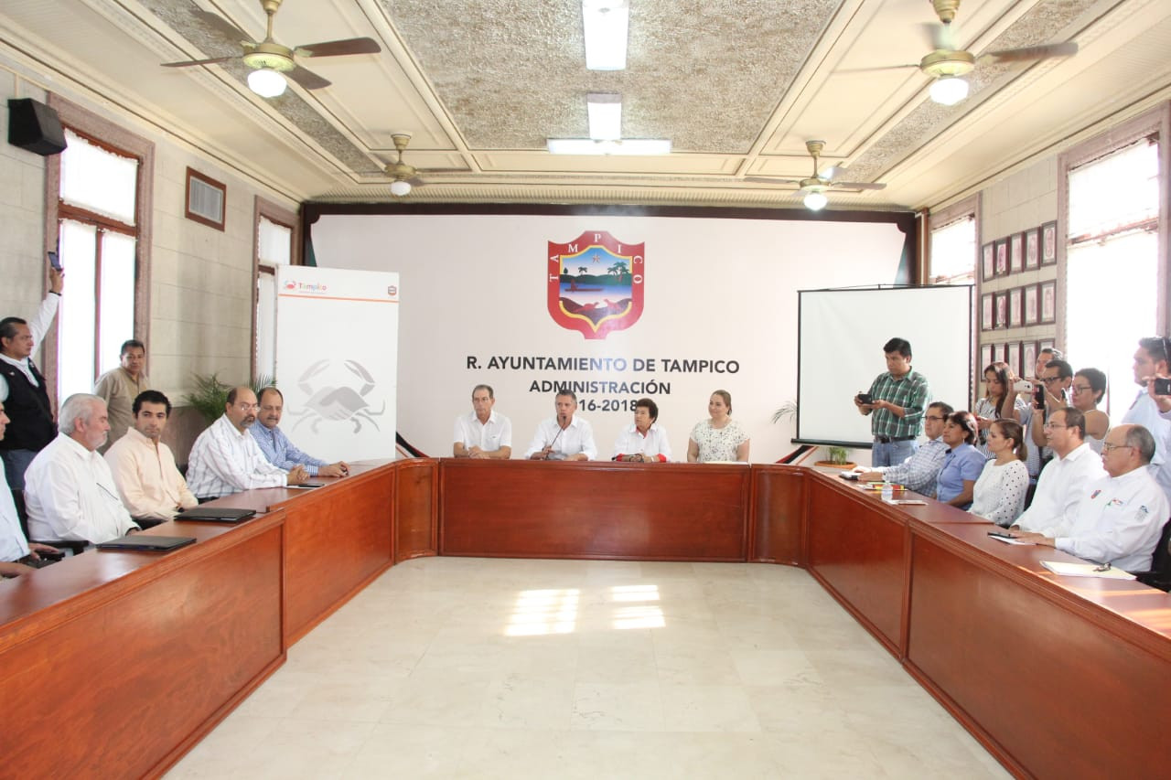 Presenta Jesús Nader su equipo de entrega-recepción