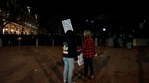 Amenaza Trump con cortar finaciamiento a Universidad de Berkeley