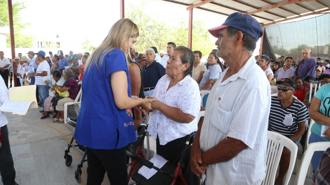 Benefician a 600 en audiencia pública en la Esfuerzo Nacional