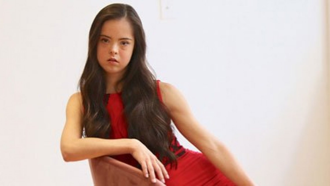 Marián Ávila, la primera española con síndrome de Down en desfilar en NY