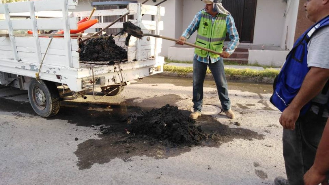 Comapa trabaja con equipo vactor