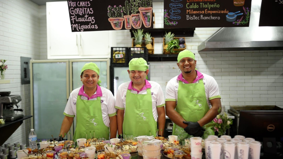 Américo y María abren las puertas de “Disfruta, apapachos a tu salud”, la cafetería del DIF Tamaulipas