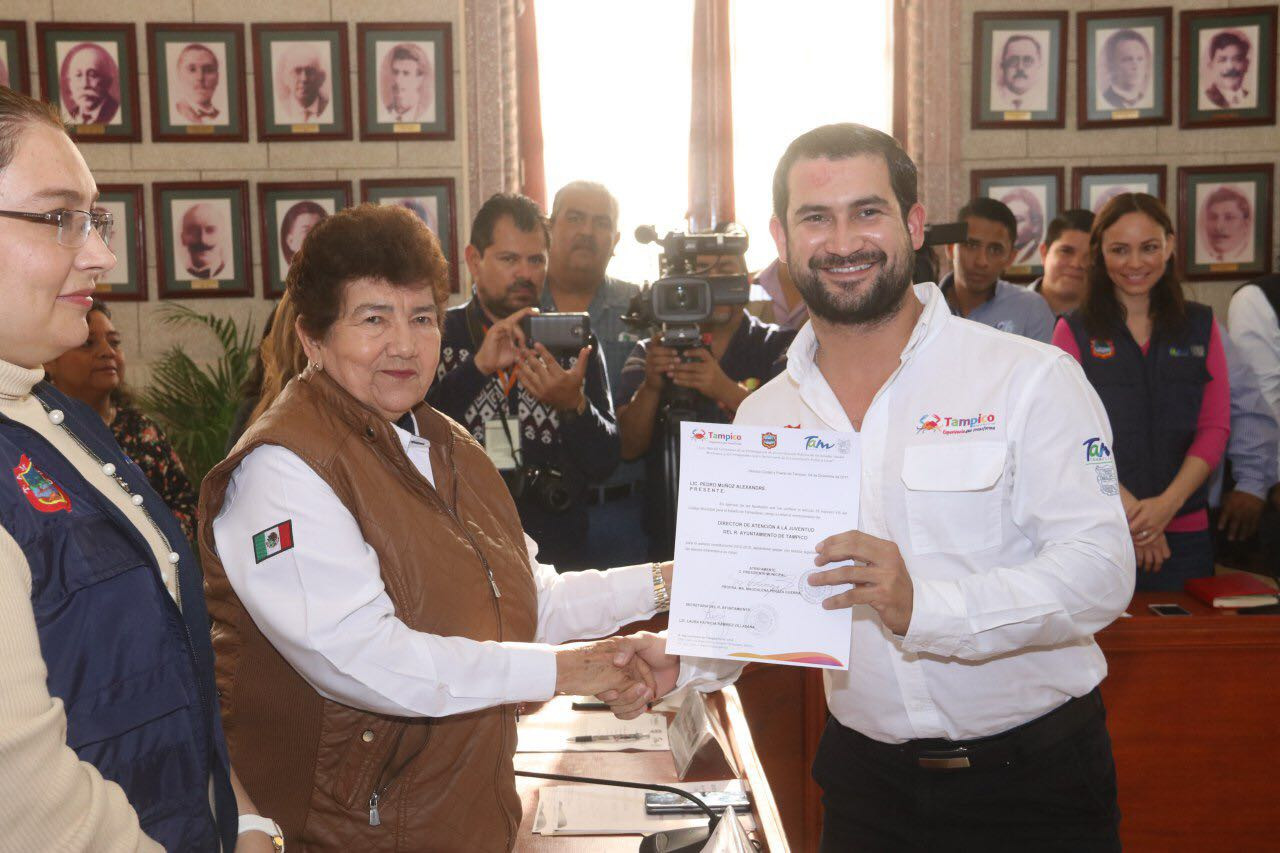 Nombra Magdalena Peraza a nuevos directores municipales