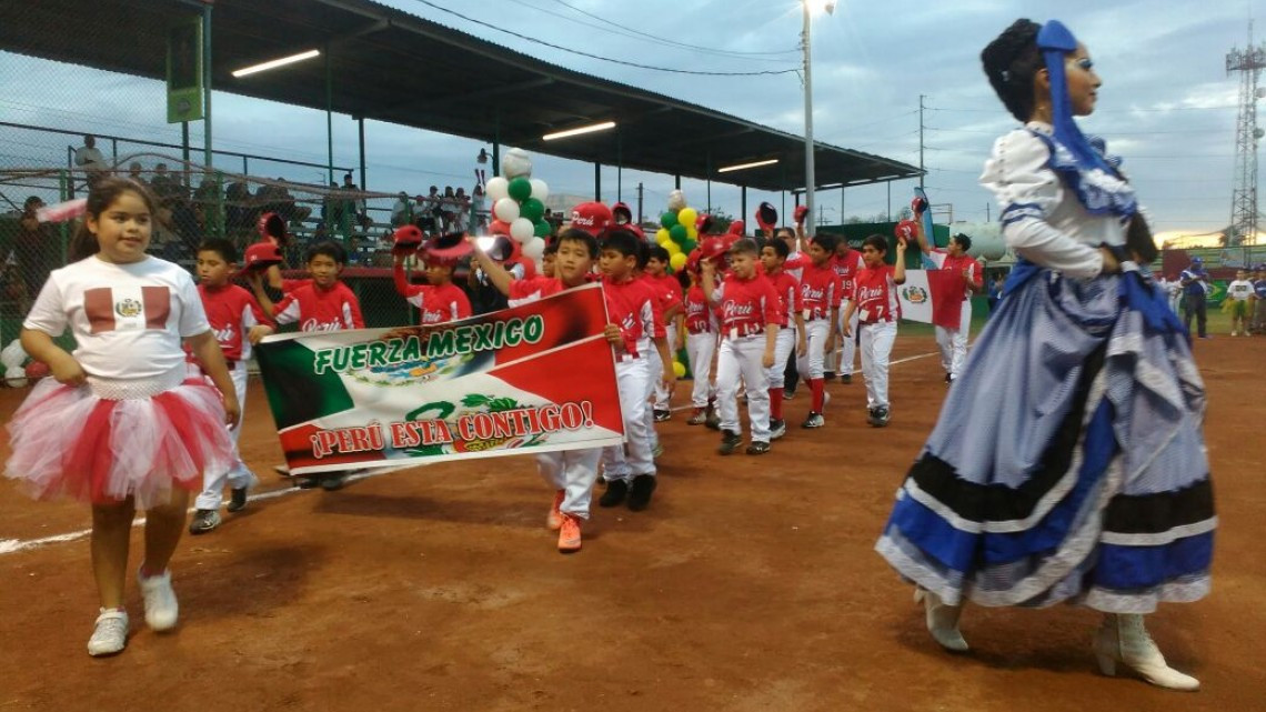México vence por nocaut a Perú en su debut en CPB