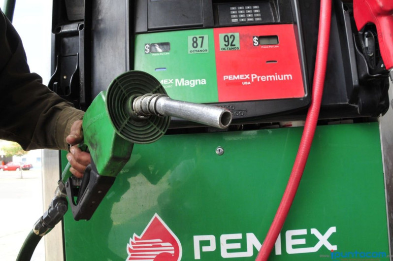 Registra mayores bajas en su precio en la semana la gasolina Premium 
