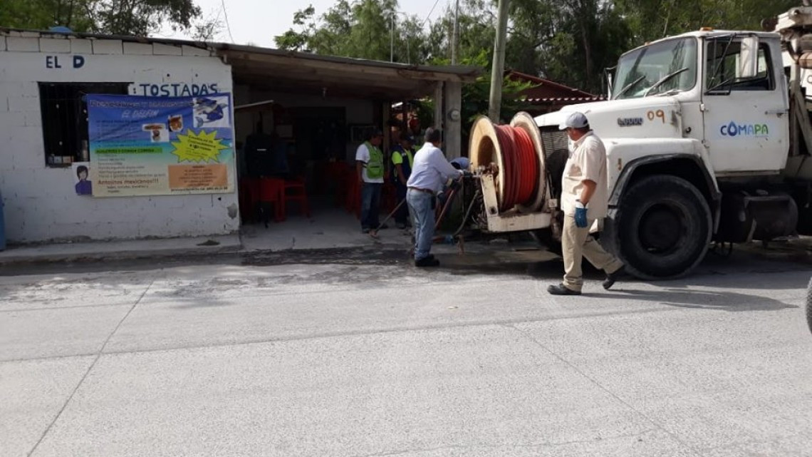 Comapa trabaja con equipo vactor