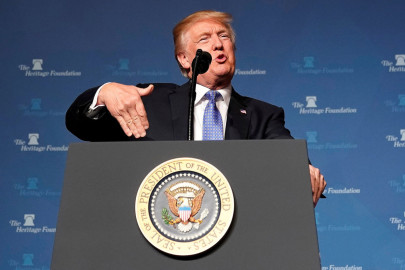 Trump arremete contra congresista demócrata