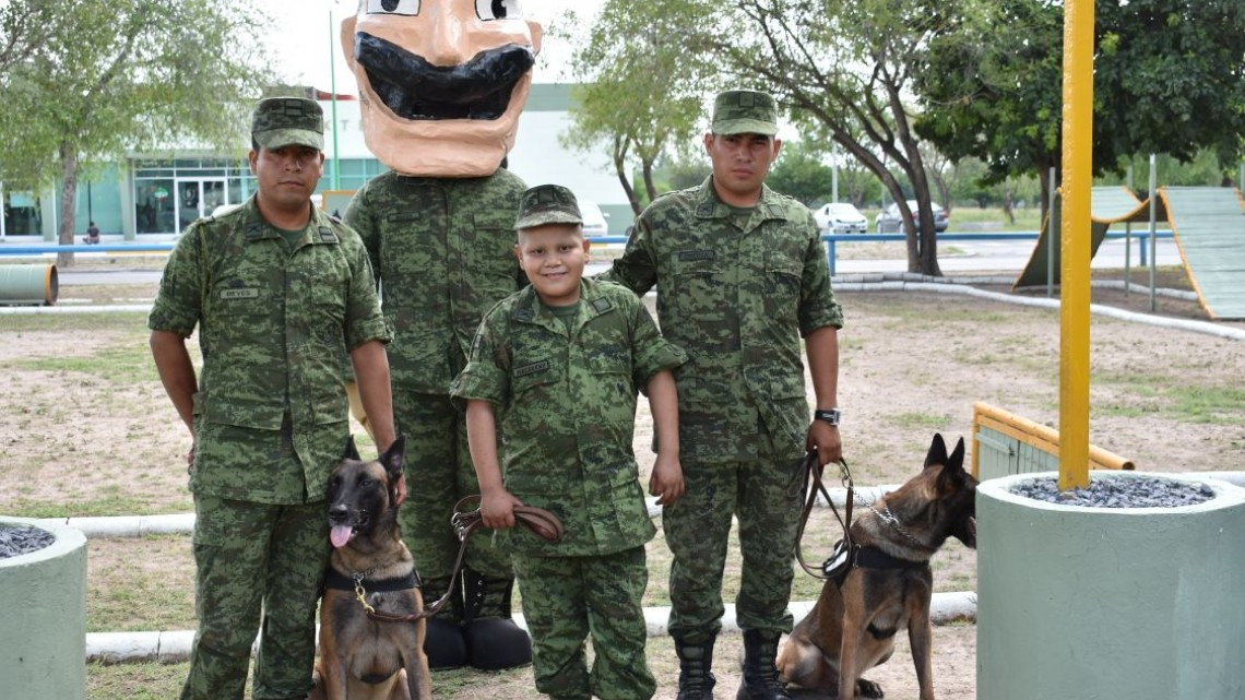 Juan Pablo Macarena es nombrado Soldado Honorario por un día