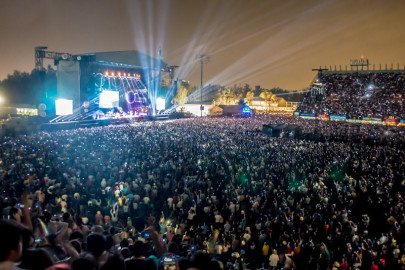 Disfrutan del inicio del Vive Latino en Foro Sol