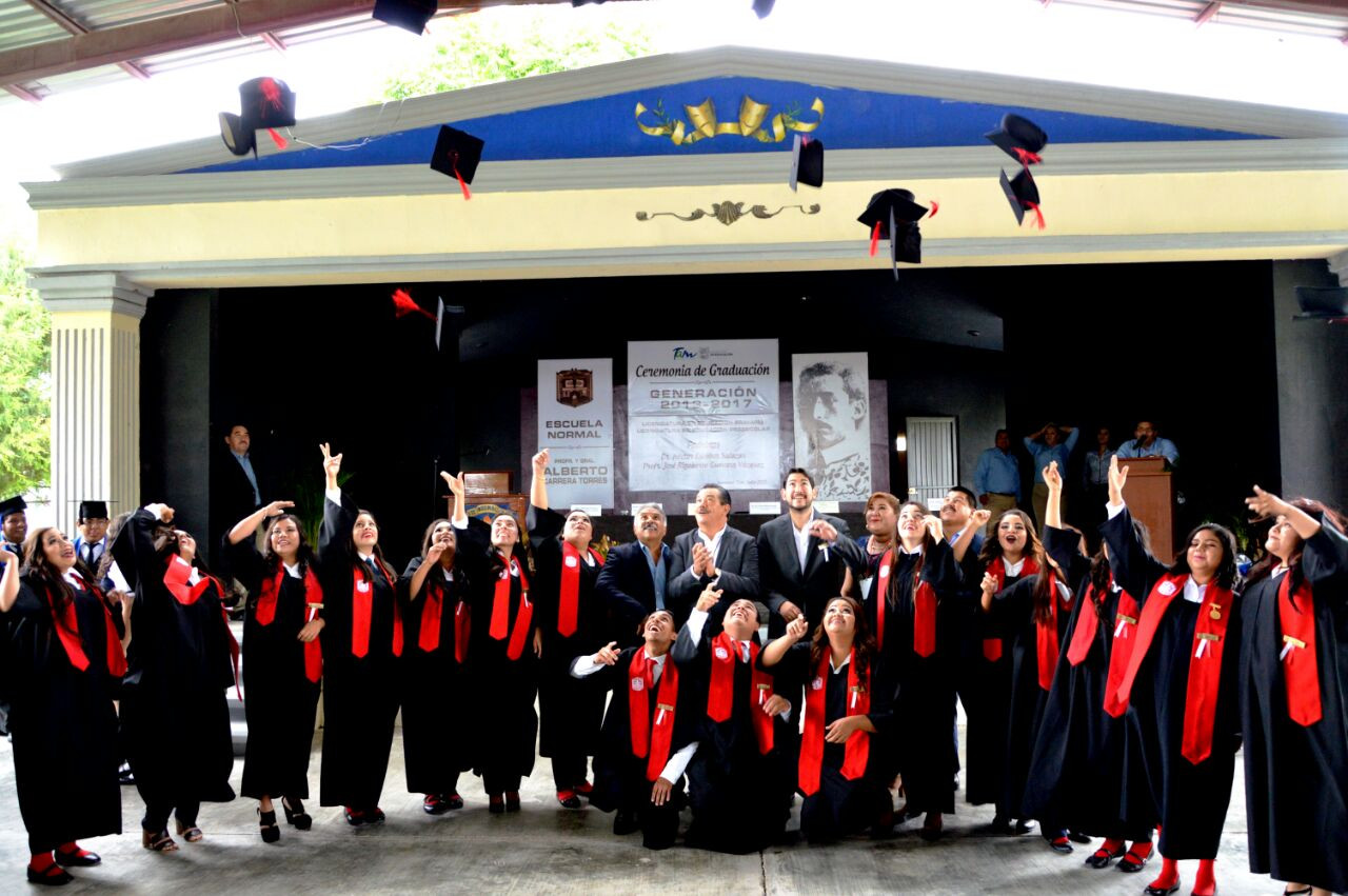 Apadrinó Héctor Escobar Salazar Generación de escuela Normal