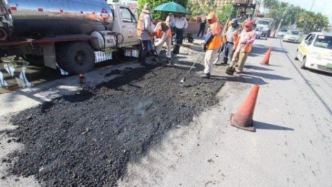 Taparán baches en diversas calles de Tampico 