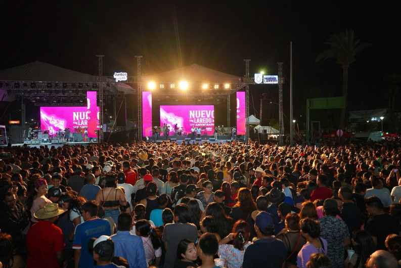 Neolaredenses celebran a lo grande su 177 aniversario con música, sabor y unión familiar