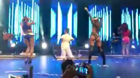 Niño se roba show de Anitta con gran coreografía
