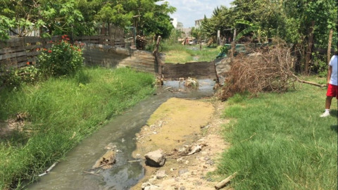 Fugas de aguas negras reflejo del desgaste de las tuberías 