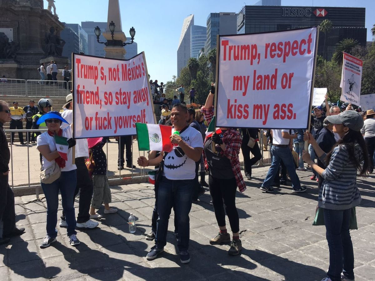 Concluye marcha contra Trump en el Ángel de la Independencia
