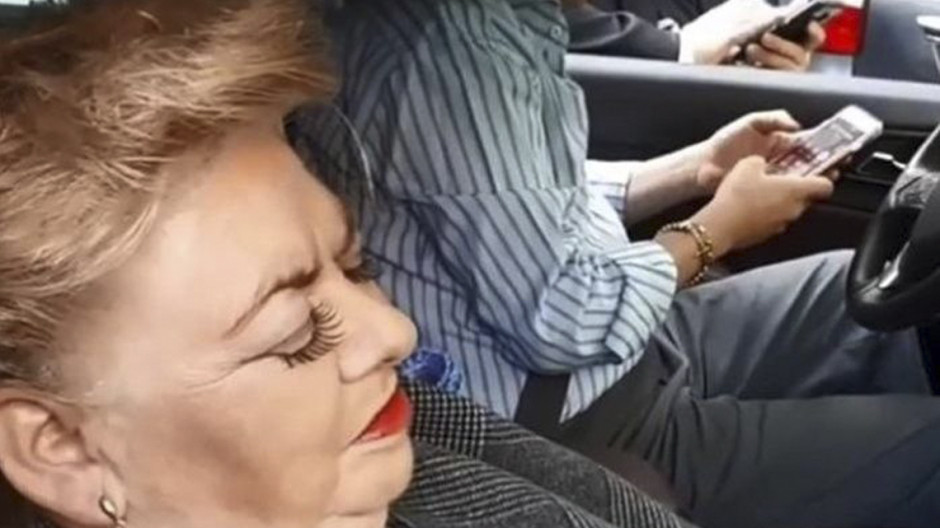 Paquita la del Barrio casi se queda dormida en plena entrevista