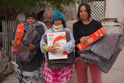 Habitantes del poniente agradecen a alcaldesa entrega de cobertores y calentadores 