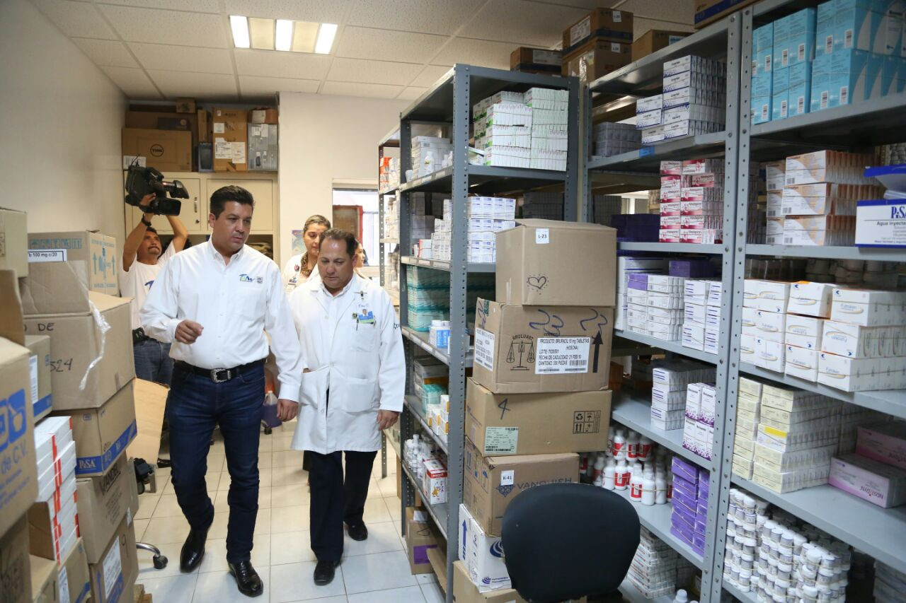 Reciben Hospital General y Centro de Salud visita sorpresa del Gobernador