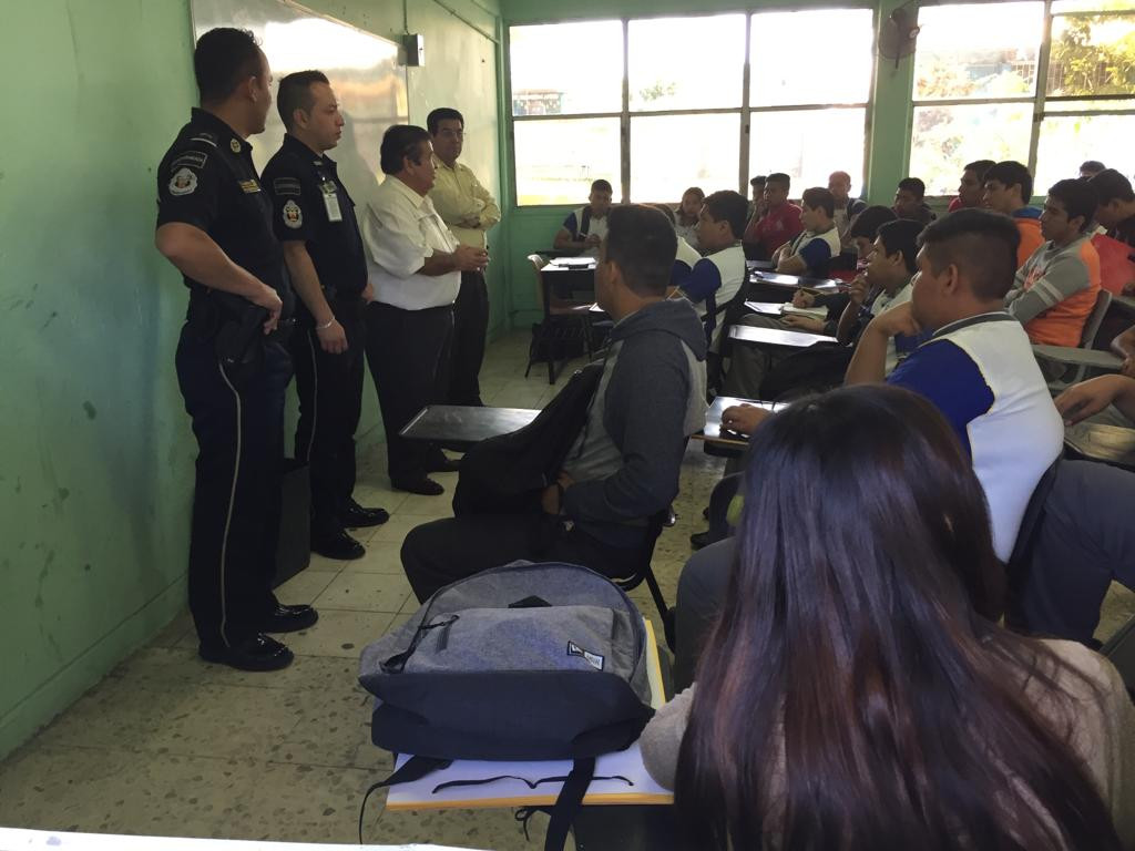 Busca reducir delitos cibernéticos, a través de pláticas con jóvenes