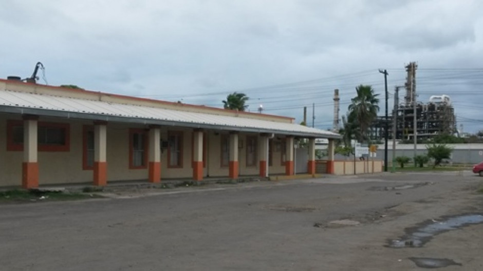 Urge agilizar reubicación de escuelas pegadas a refinería                                                                                                      