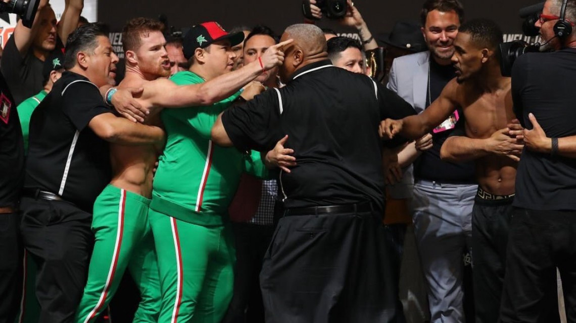 “Canelo” y Jacobs cumplen con la báscula