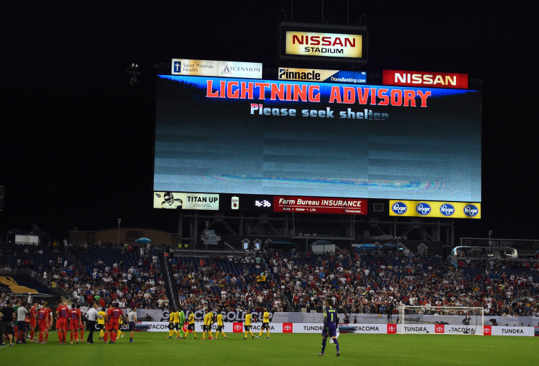 Suspenden el Jamaica-Estados Unidos por aviso de tormenta eléctrica