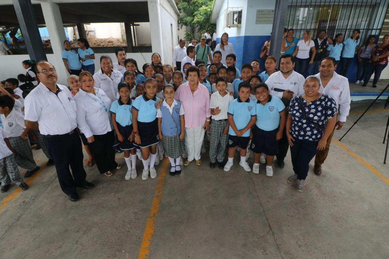 Supervisa Magda Peraza construcción de comedor escolar en primaria