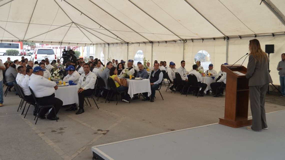 Ayuntamiento felicita a policías en su día