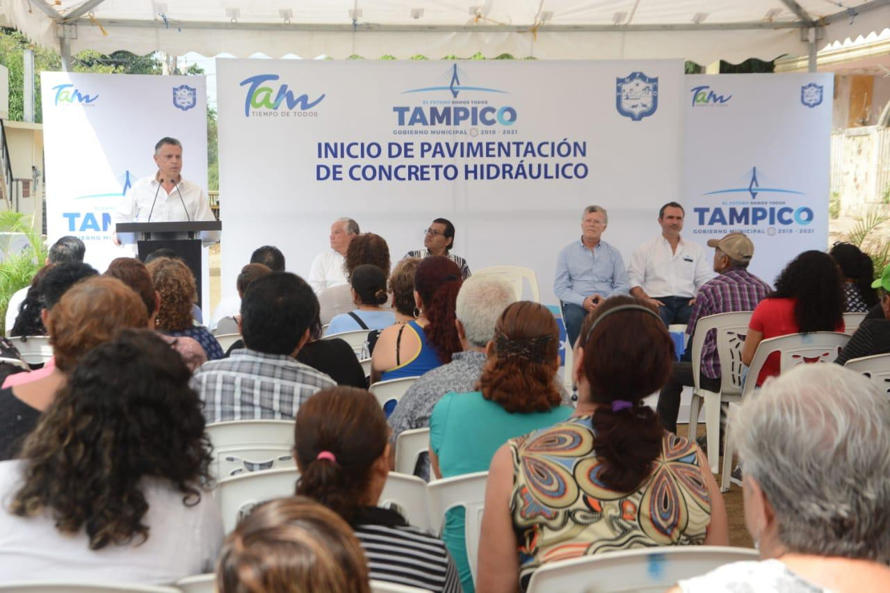 Pone en marcha Chucho Nader una nueva obra de pavimentación 
