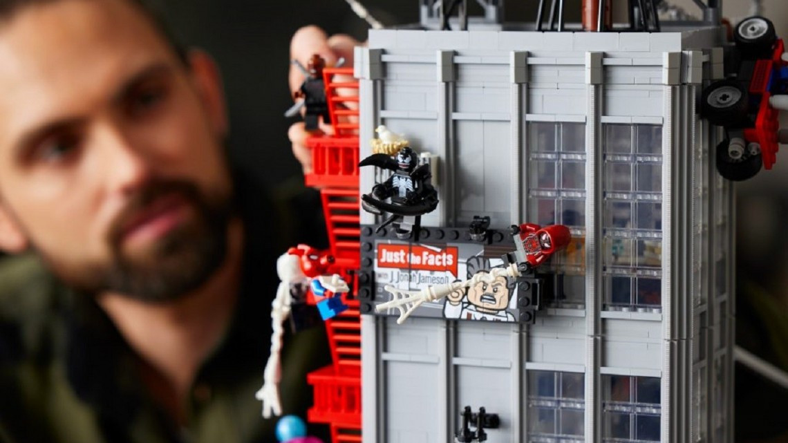 Llega a LEGO un nuevo set arácnido, el Daily Bugle