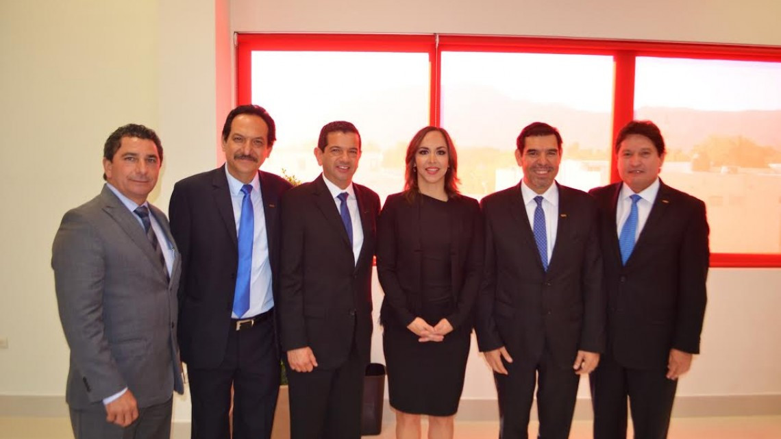 Se reúne Obras Públicas con CMIC