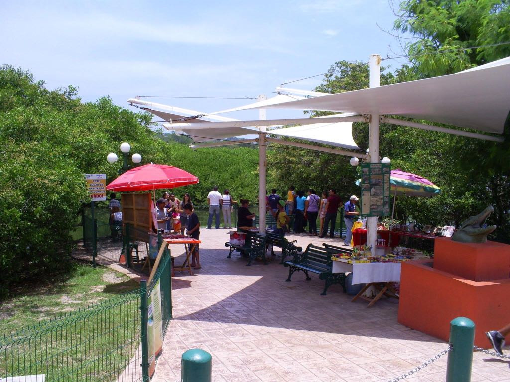 PC exhorta a no brincar malla de seguridad en laguna del Carpintero 