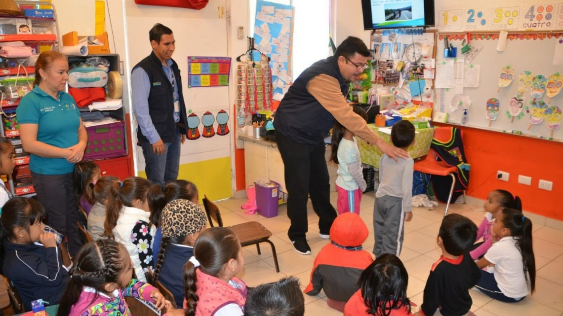 Realiza SET visitas a escuelas; reparte material educativo