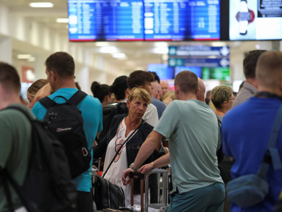 Fallo informático global afecta vuelos y bancos 