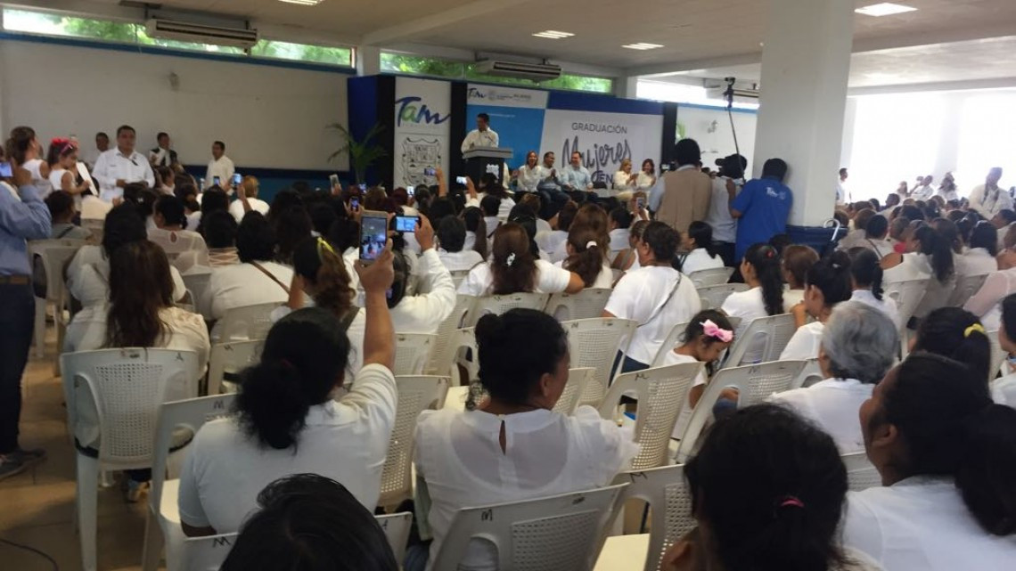 Llevan acabo el programa "Mujeres sostenibles"