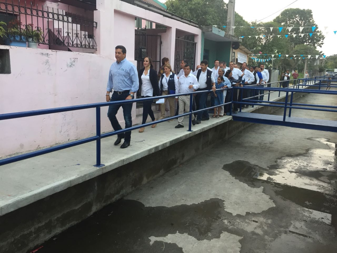 Entrega Gobernador en la Revolución Verde un dren pluvial