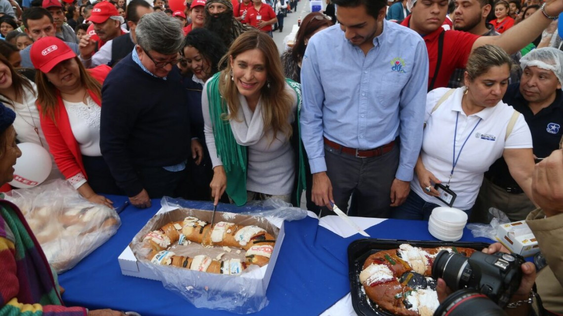 Comparten más de 3 mil personas Rosca de Reyes 2018