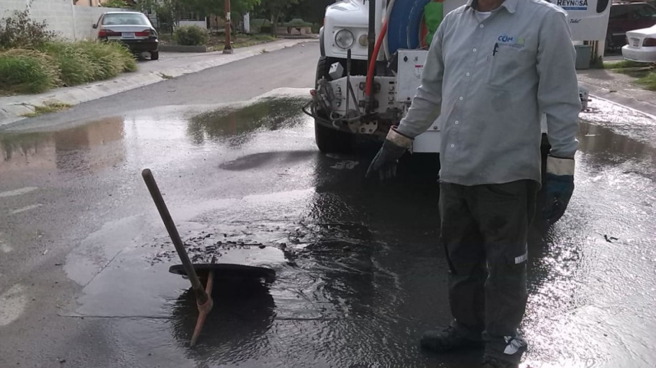 Soluciona COMAPA brote de aguas residuales en Bugambilias