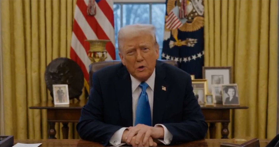 Aranceles a México y Canadá “siguen adelante”: Trump