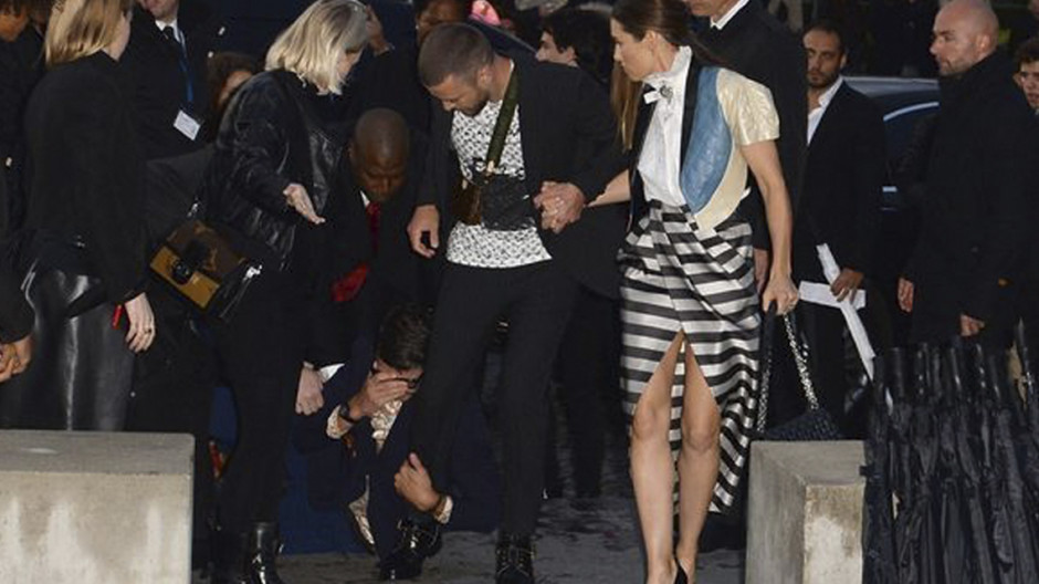 Justin Timberlake fue atacado por un bromista en la Semana de la Moda de París