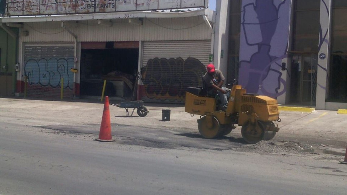 Realizan actividades de bacheo